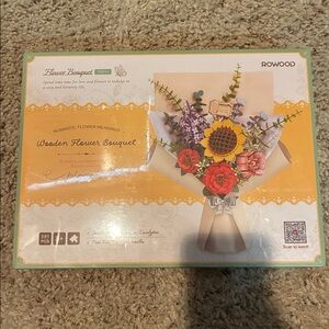 NEW Wooden Flower Bouquet Set by ROWOOD
